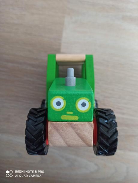 Hračky autá/traktory pre chlapčeka,