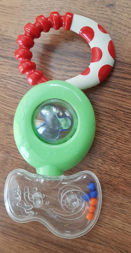 Interaktívna hrkálka pre bábätko, 