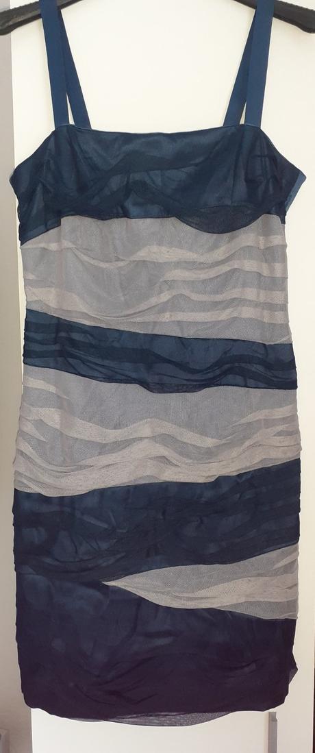 Koktejlové šaty, s