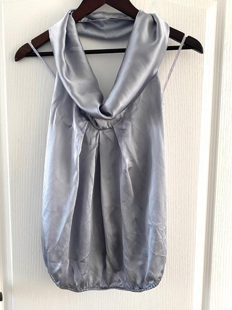 Hodvábna blúzka s otvoreným chrbtom, m