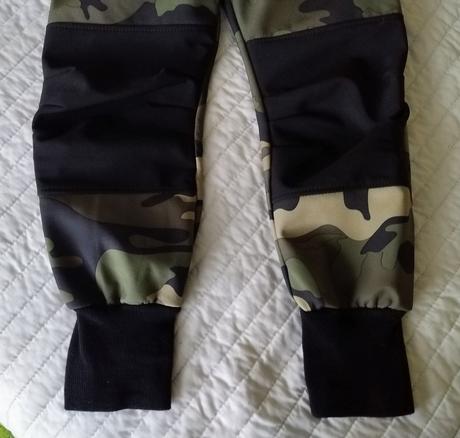 Maskáčové softshelové nohavice, 122