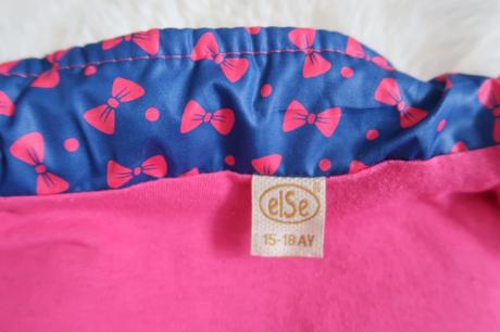 Vesta s mašličkama, 80