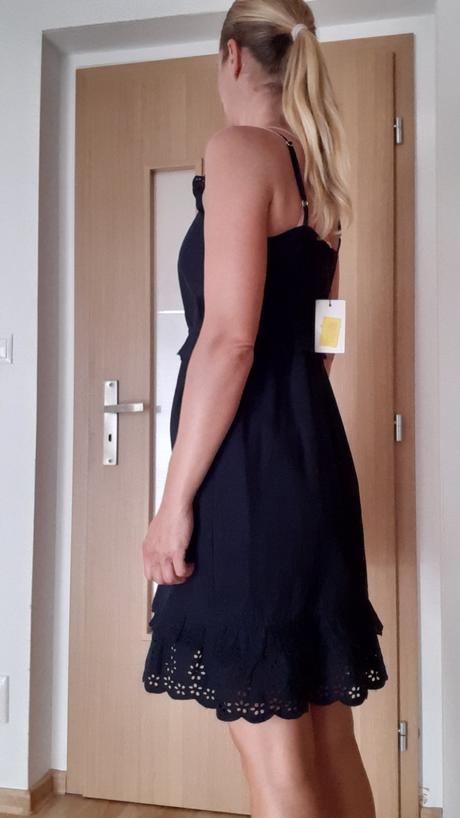 Šaty s krajkou, nové, 38