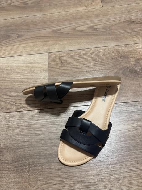 Čierne šľapky, graceland,38