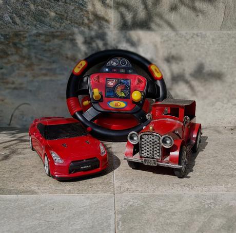 Predam auto na ovladanie + auto na hranie, 