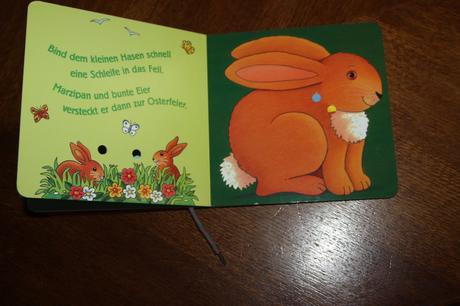 Leporelo so šnúrkou,