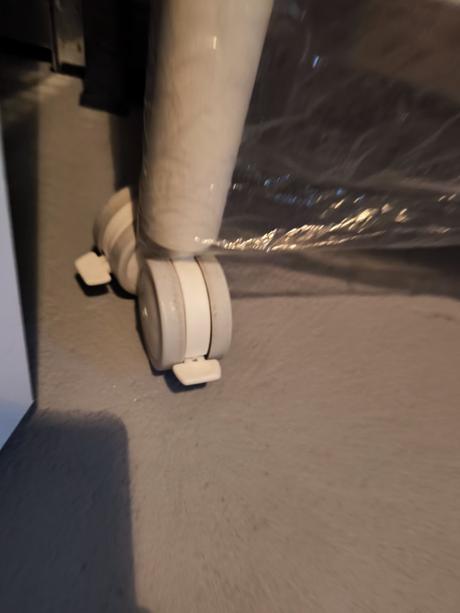 Drevena postielka na kolieskach 124x64, 