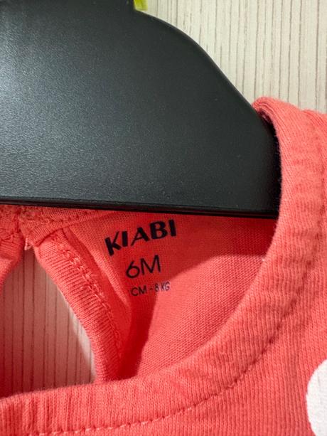 Dievčenské šaty, 68