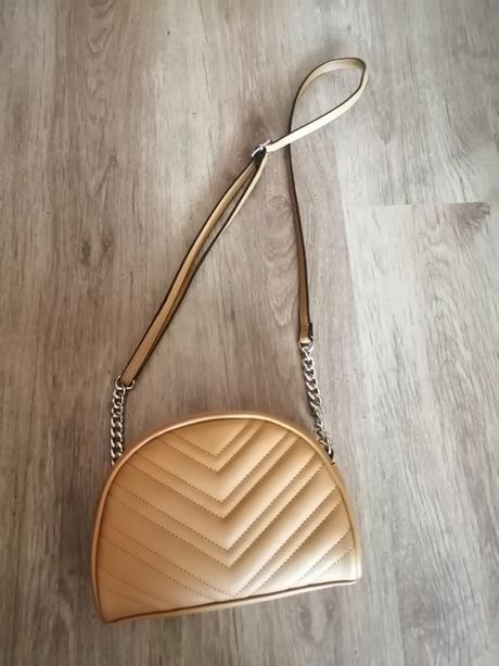 Horcicova kabelka cez plece., f&f