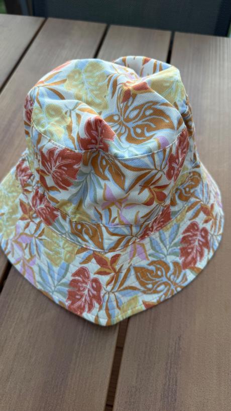 Zara obojstranny klobúčík 56cm, zara,134