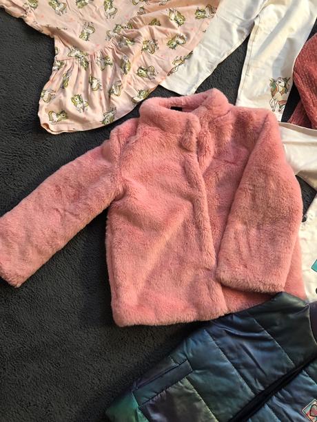 Balik oblečenia velkost 116, 104–116