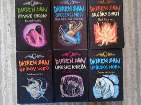 6 kusov kníh na pokračovanie,