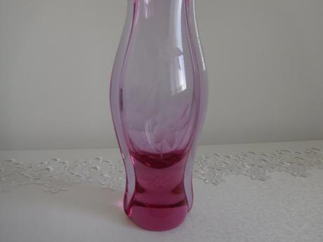 Alexnadritové hútni sklo s růži výška 27,5 cm, 