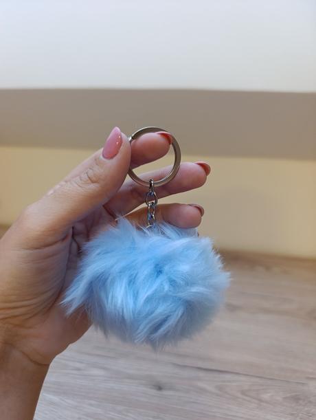 Prívesok pom - 8 farieb, 