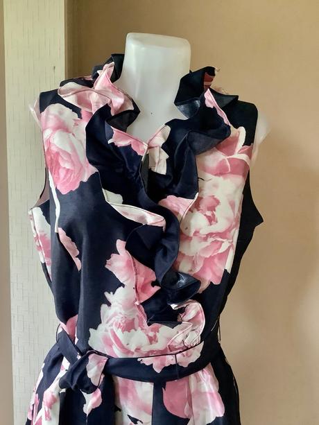 Krásne šaty jessica howard, 40