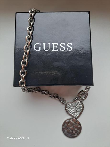 Skvelá retiazka guess, guess