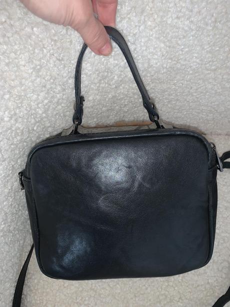 Kožená crossbody kabelka s pravou kožušinou, 