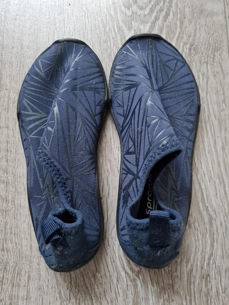 Topánky do vody, 28