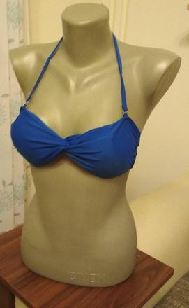 Tmavomodré bikiny, m