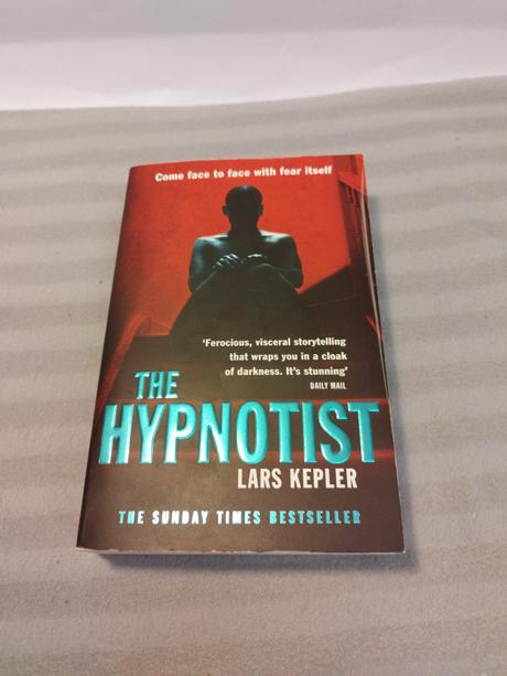 Lars kepler in english xs24, 