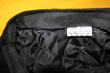 Čierna menčestrová čiapka - bekovka, 52