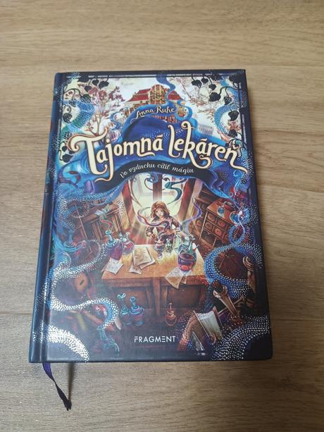 Kniha tajomná lekáreň - vo vzduchu cítiť magiu, 