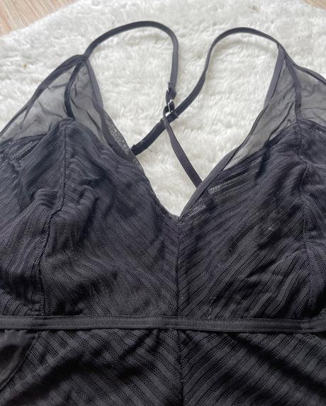 Cierne sietkovane body, l