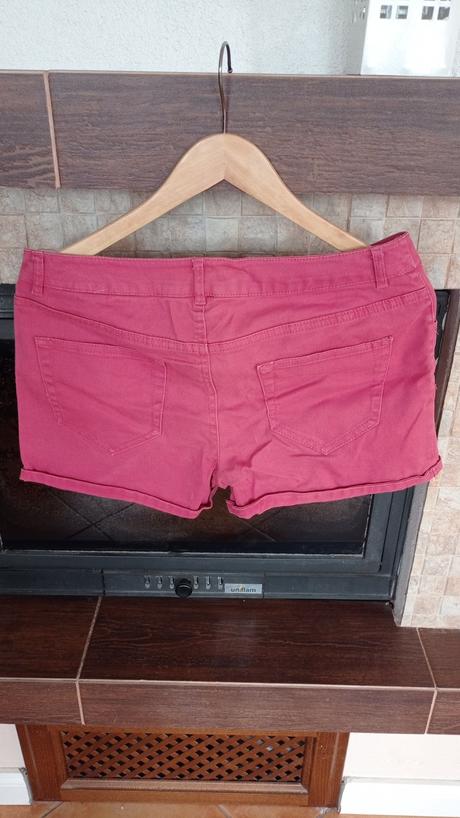 Ruzove kraťasy, amisu,38