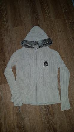 Krasny svetrik here there, 146