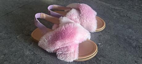 Ružové sandálky, 32