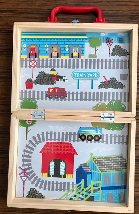 Kufrík prenosný drevený - vláčik,