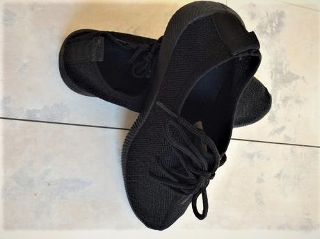 Ľahúčke tenisky, 37