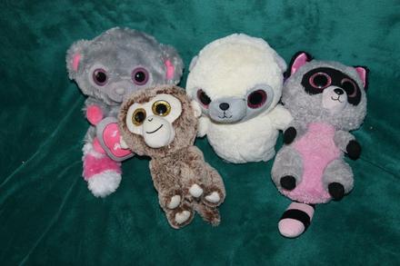 4 plysak s velkymi ockami, 