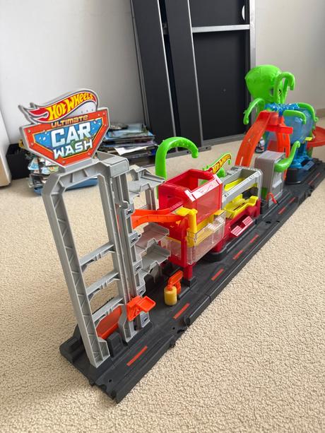 Autodráha hotwheels s chobotnicou,