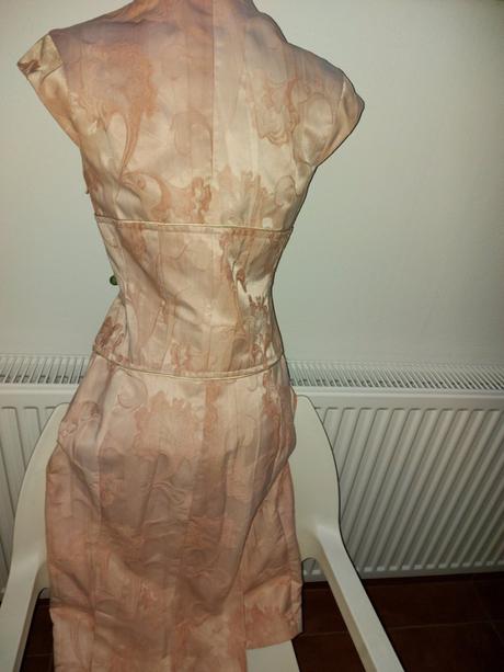 Staroružove slávnostné šaty, s