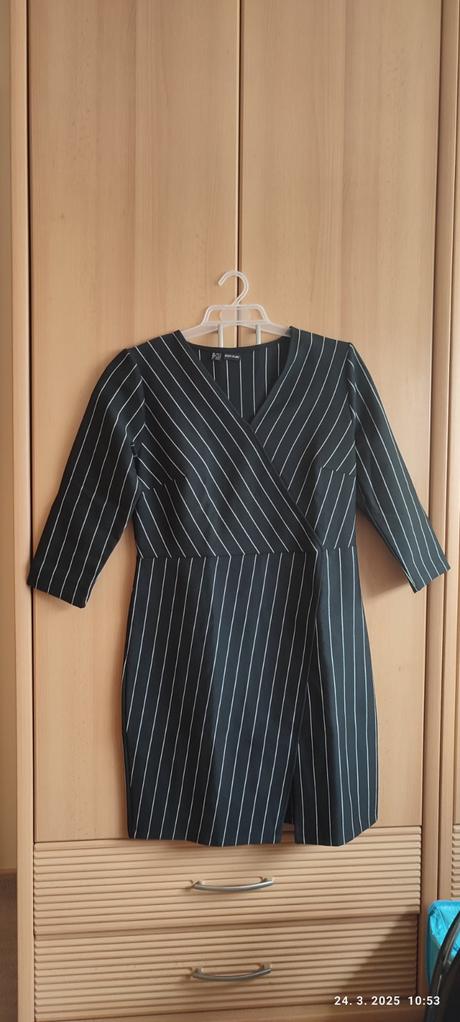 Ciernobiele pasikave saty, 40