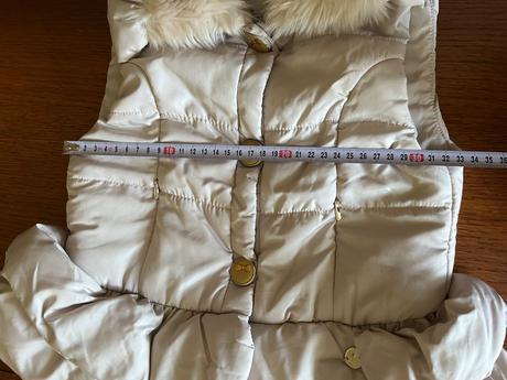 Rozkošná vesta mayoral s kožušinkovým golierom, mayoral,134