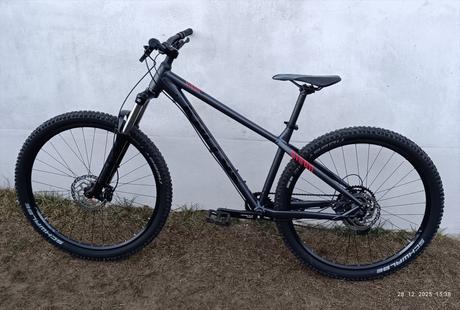 Kellys gibon 10, kellys,18