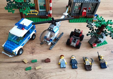 Lego city 4440 policajná stanica v lese,