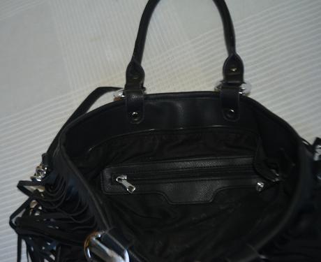 Kabelka so strapcami,