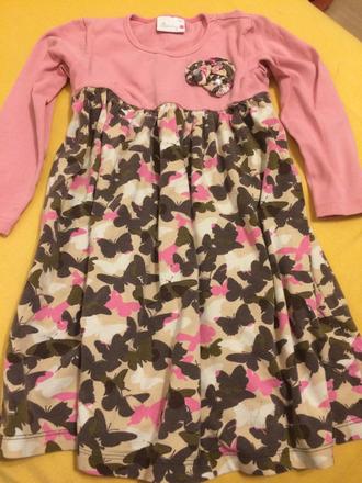 Motylikove saty, 122