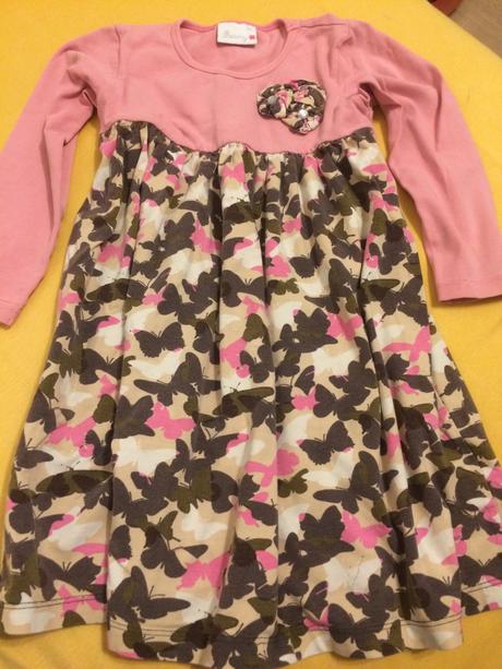 Motylikove saty, 122