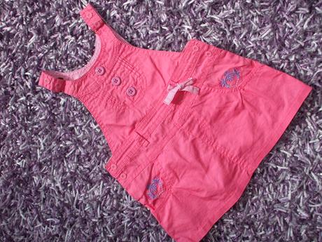 Prekrásne šatičky, so super detailami, 68