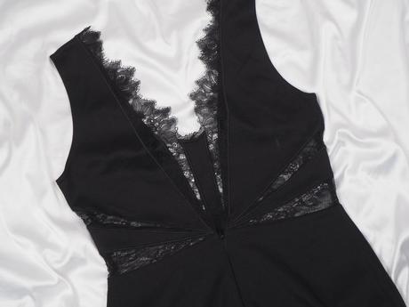 Kvalitné čierne šaty s čipkou rebecca stella, m