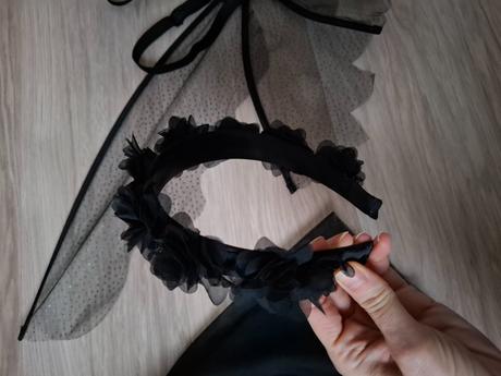 Kostým s krídlami,  tutu sukňou a čelenkou veľ. un, 