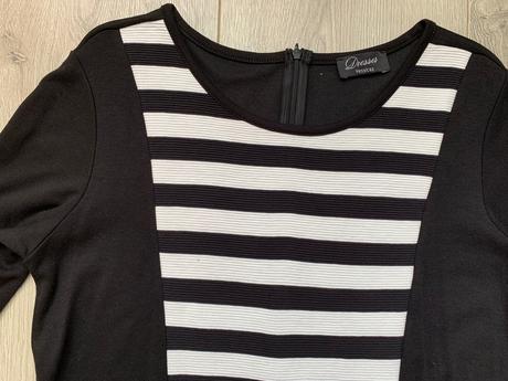 Elastické šaty, 44