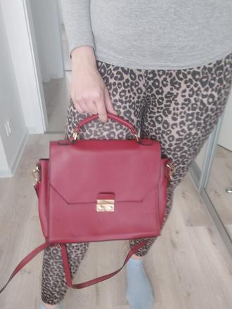 Dámska červená kabelka, 