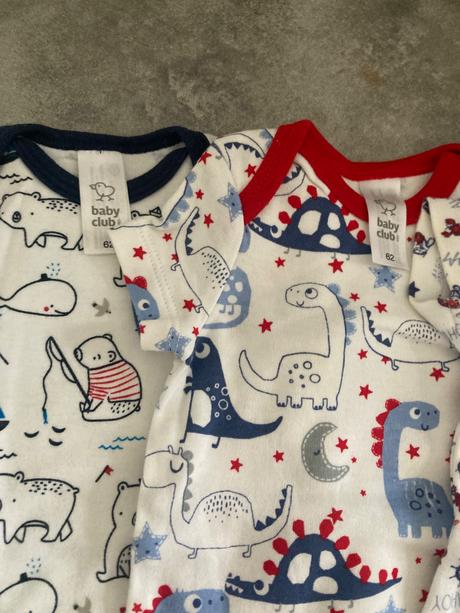 Body s krátkym rukávom, 62