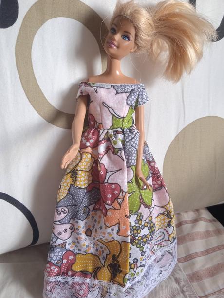 Barbie šaty,