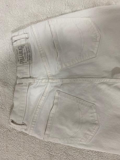 Biele rifle mom jeans, pull&bear,s